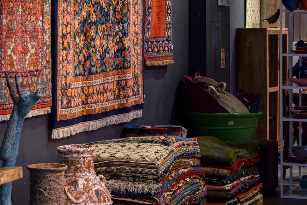 خرید فرش از بخش لوازم منزل دپارتمان استور روشا در فرمانیه