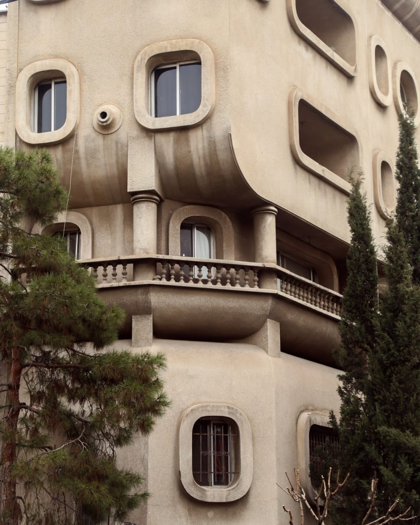آپارتمانی مسکونی آشتیانی در یوسف‌آباد تهران