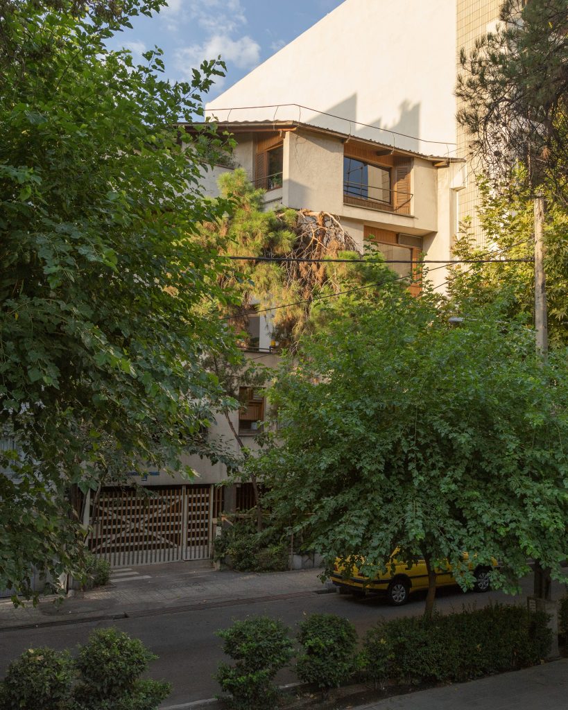 آپارتمان مسکونی شریعت‌زاده در یوسف‌آباد