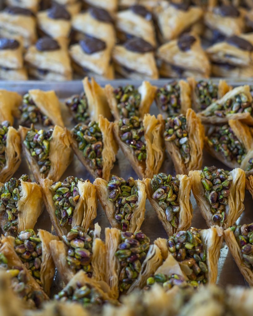 باقلوا و شیرینی‌های عربی در شهرک دولت‌آباد