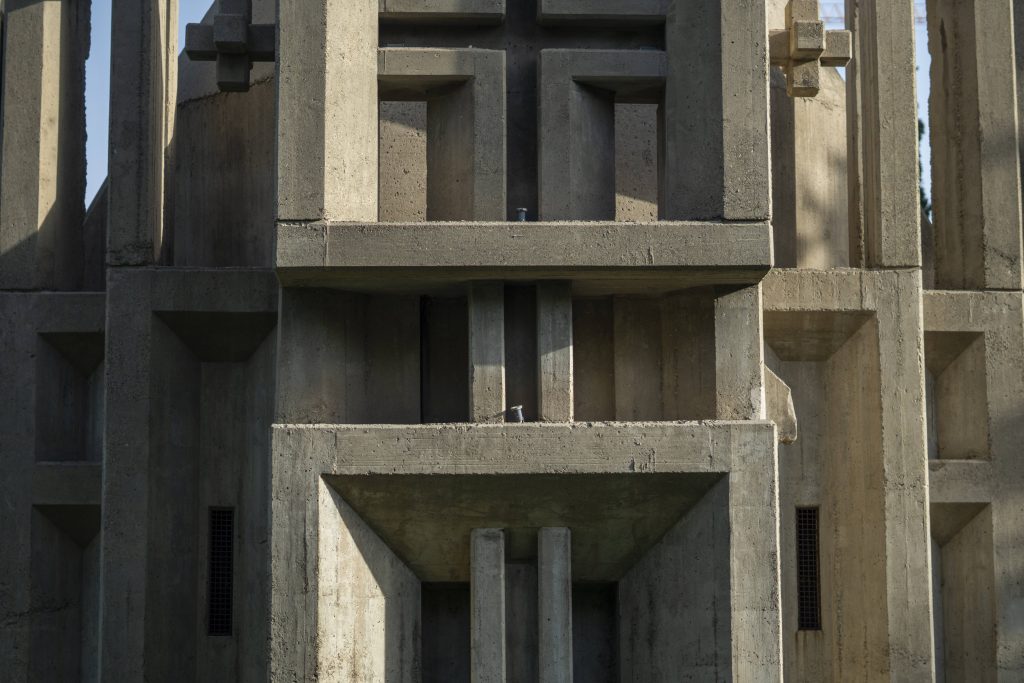 معماری نیایشگاه صلیب مقدس