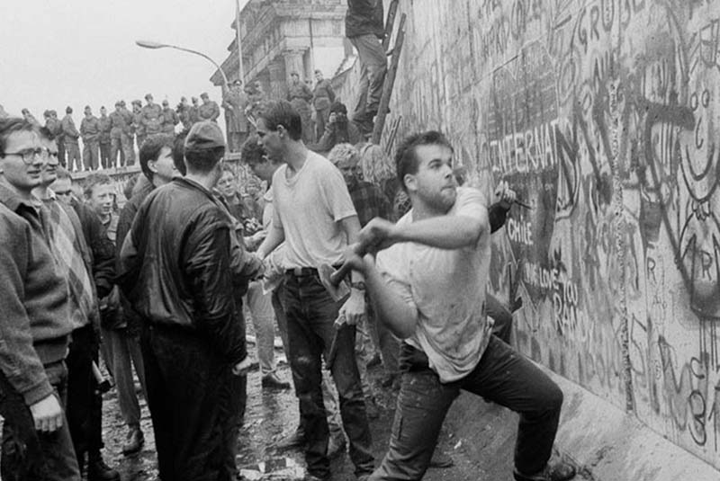 فروپاشی دیوار برلین در ۱۹۸۹