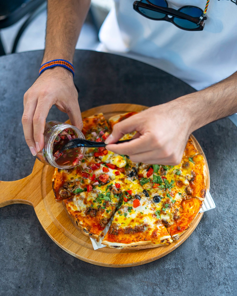 پیتزای مکزیکی و فست فود سالم در رستوران پکس
